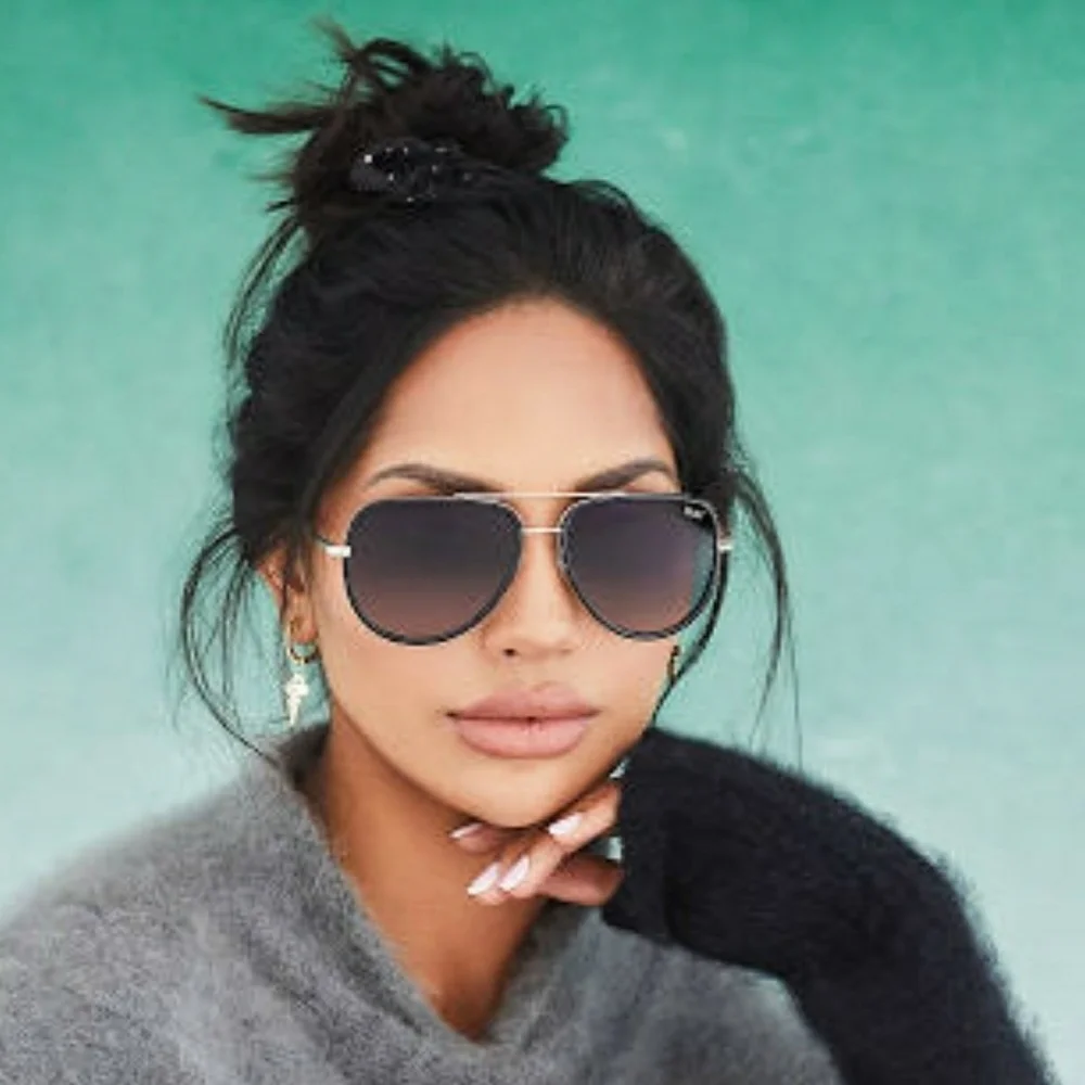 QUAY // ltd ed high key tortoise detail rimless black smoke lens aviators